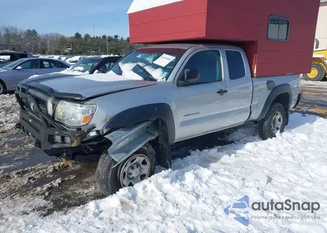 2011 Toyota Tacoma Base V6 z USA, uszkodzony, nr VIN 5TFUU4EN6BX015226